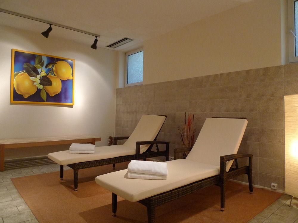 Naegler'S Fine Lounge Hotel エーストリッヒ・ヴィンケル エクステリア 写真